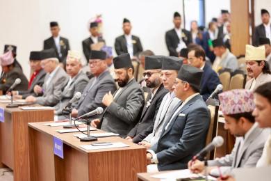 संसद्‌मा बोल्दै छन् आज यी शीर्ष नेता